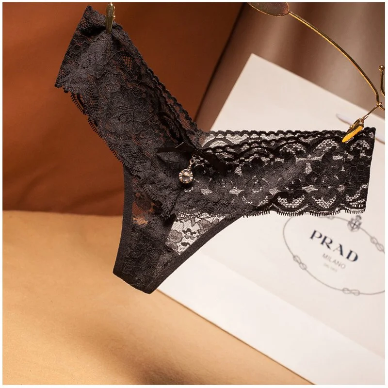 String Avec Ceinture Dentelle Et Bijou 1902217 - Noir